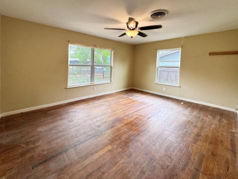327 W Mulberry Street Fredericksburg TX 78624