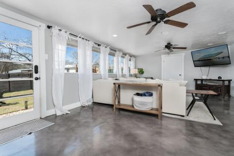333 W Burbank Street Fredericksburg TX 78624