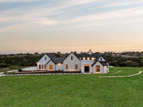 1051 N Cattlemans Crossing Drive Kerrville TX 78028