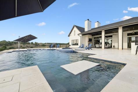 1051 N Cattlemans Crossing Drive Kerrville TX 78028