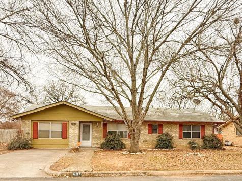 607 N Bowie Fredericksburg TX 78624