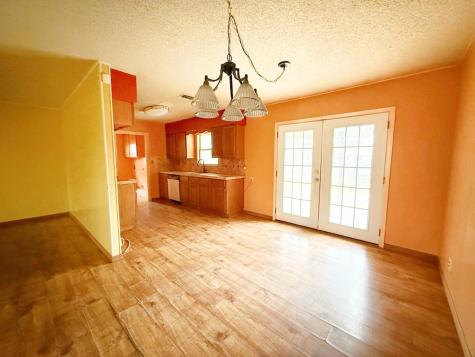 607 N Bowie Fredericksburg TX 78624