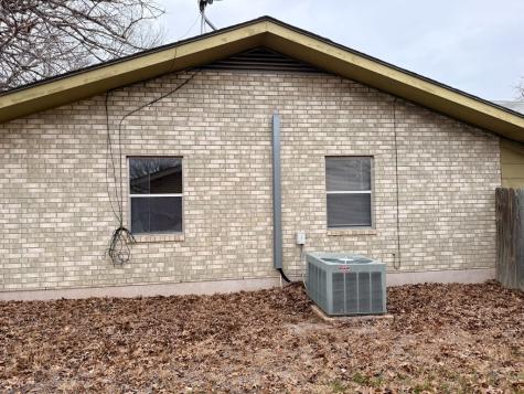 607 N Bowie Fredericksburg TX 78624