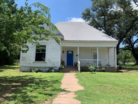 1104 S Pecan Street Brady TX 76825