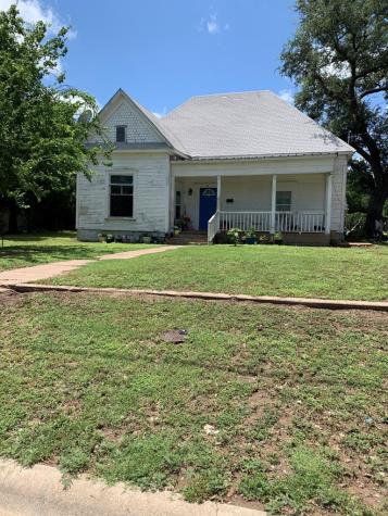 1104 S Pecan Street Brady TX 76825