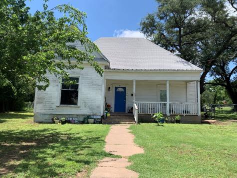 1104 S Pecan Street Brady TX 76825