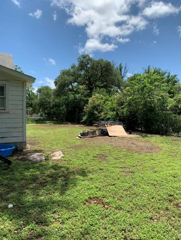 1104 S Pecan Street Brady TX 76825