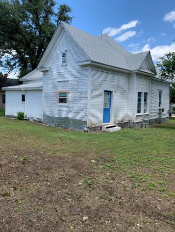 1104 S Pecan Street Brady TX 76825