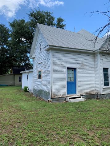 1104 S Pecan Street Brady TX 76825
