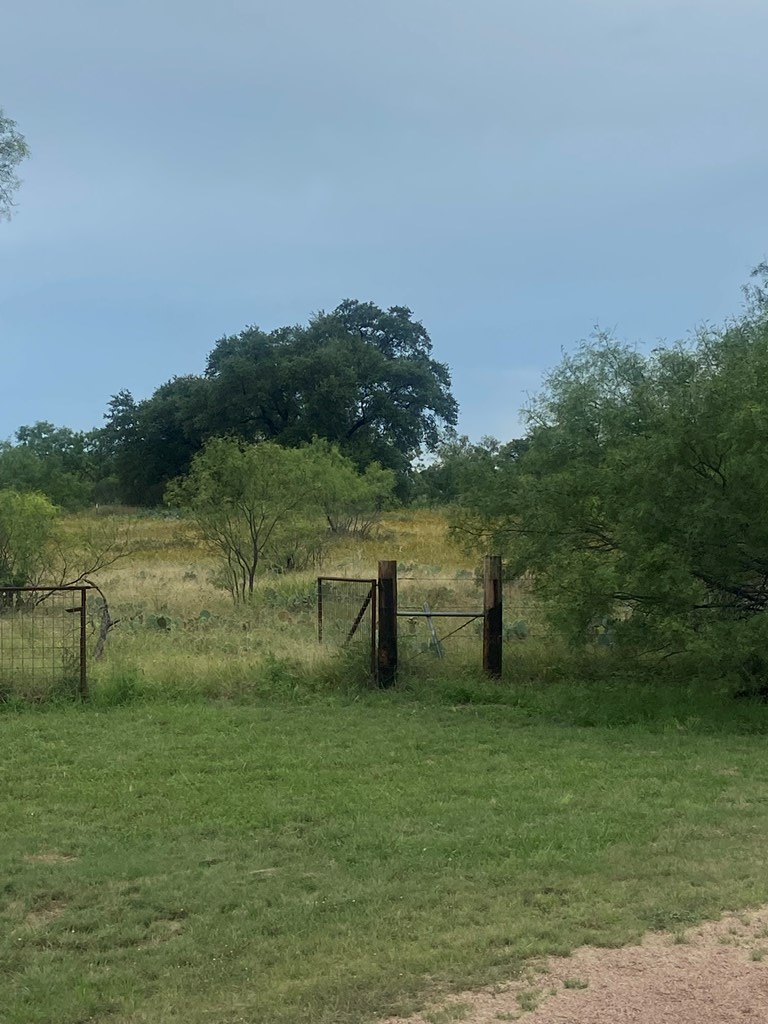 189 E Par-don Road Mason TX 76856