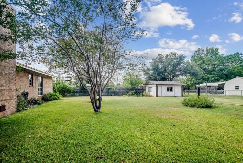205 Crestwood Drive Fredericksburg TX 78624