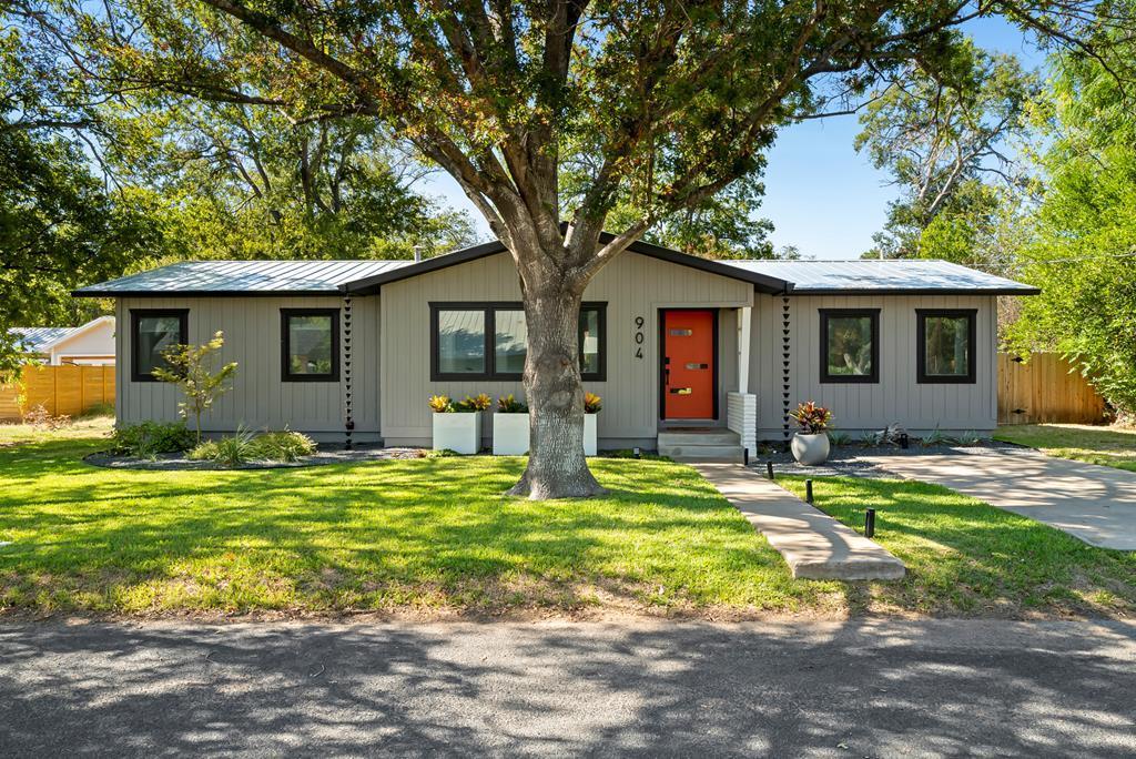 904 N Orange Street Fredericksburg TX 78624
