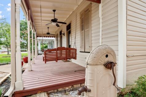 514 W Austin Street Fredericksburg TX 78624