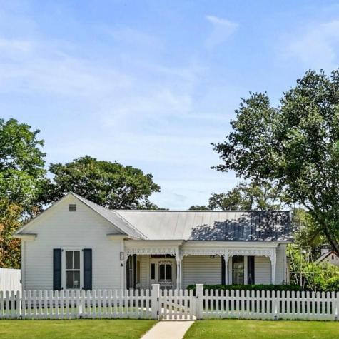 410 E Schubert Street Fredericksburg TX 78624