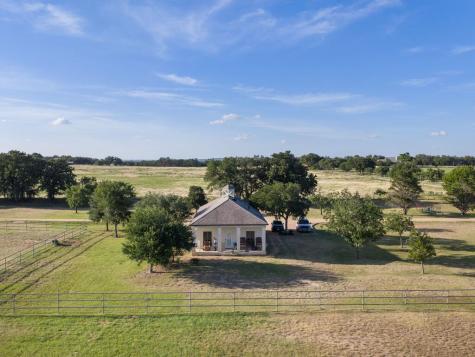 4900 E Goehmann Lane Fredericksburg TX 78624