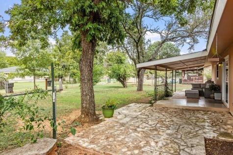 604 N Bowie Fredericksburg TX 78624