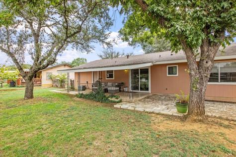 604 N Bowie Fredericksburg TX 78624