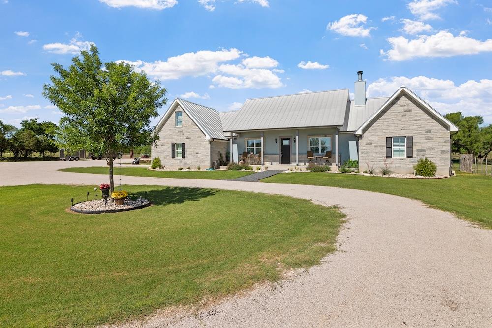 139 Armory Road Fredericksburg TX 78624