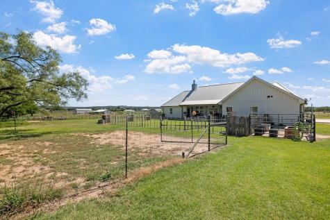 139 Armory Road Fredericksburg TX 78624