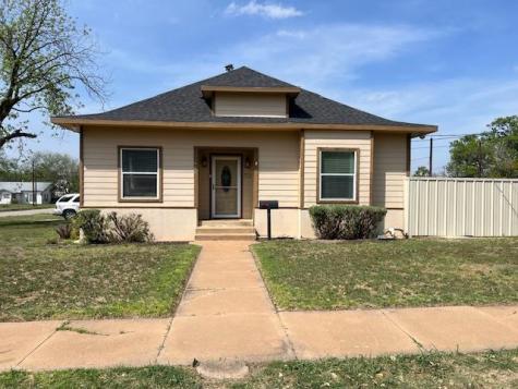 406 W 8th Street Brady TX 76825