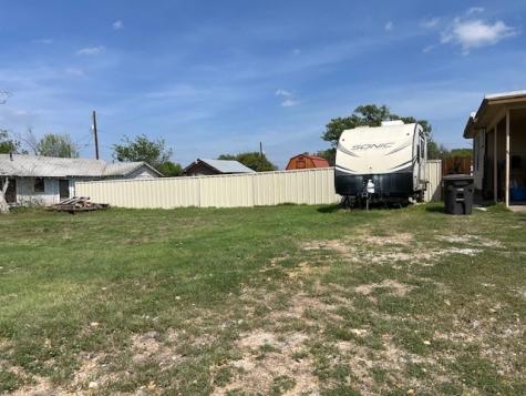 406 W 8th Street Brady TX 76825