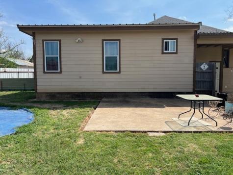 406 W 8th Street Brady TX 76825