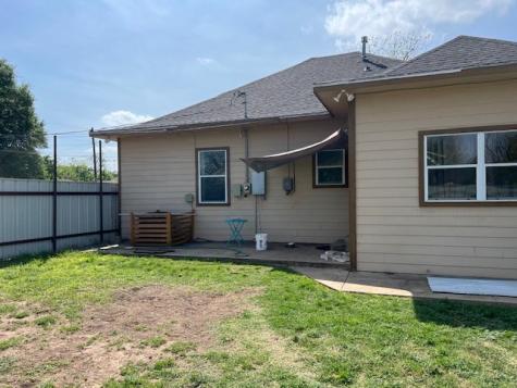 406 W 8th Street Brady TX 76825