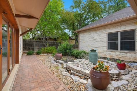 2140 Hedgestone Fredericksburg TX 78624
