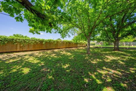 111 Edgewood Drive Fredericksburg TX 78624