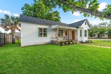 703 E Highway Street Fredericksburg TX 78624