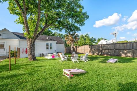 703 E Highway Street Fredericksburg TX 78624