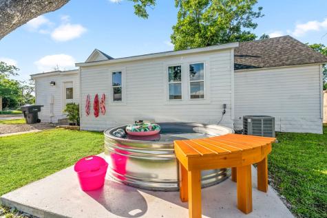 703 E Highway Street Fredericksburg TX 78624