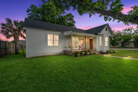 703 E Highway Street Fredericksburg TX 78624