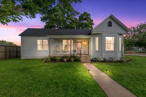 703 E Highway Street Fredericksburg TX 78624