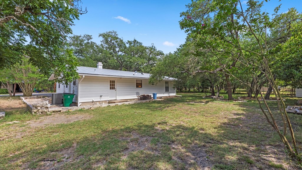 221 Felps Blanco TX 78606