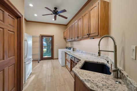 2409 W Commerce Street San Saba TX 76877