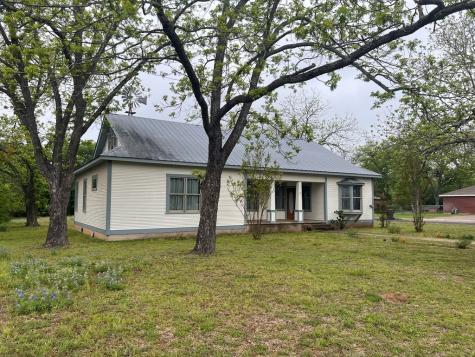 211 W Hackberry Street Fredericksburg TX 78624