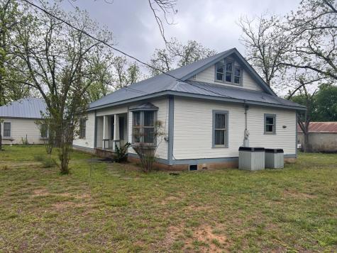211 W Hackberry Street Fredericksburg TX 78624