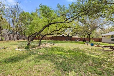 103 Leaning Oak Circle Johnson City TX 78636