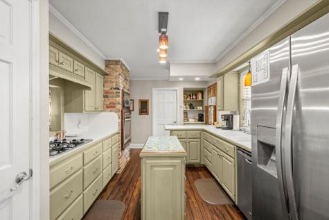 506 N Lincoln Fredericksburg TX 78624
