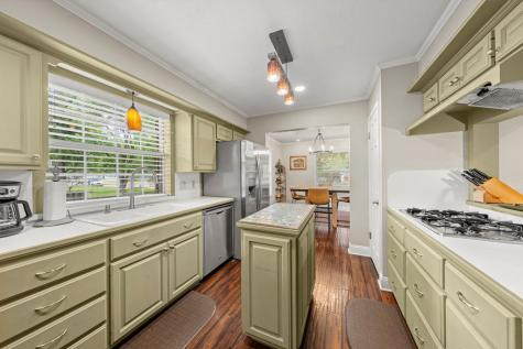 506 N Lincoln Fredericksburg TX 78624