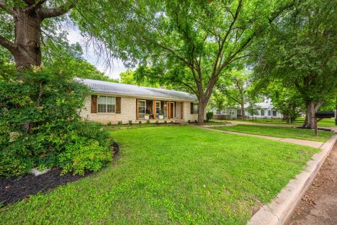 506 N Lincoln Fredericksburg TX 78624