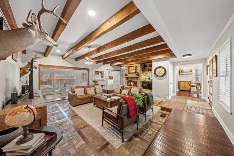 506 N Lincoln Fredericksburg TX 78624