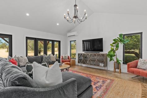 271 Smokehouse Road Fredericksburg TX 78624