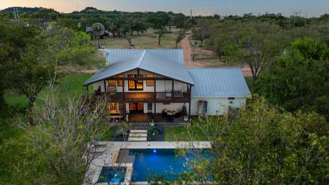 271 Smokehouse Road Fredericksburg TX 78624