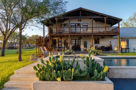 271 Smokehouse Road Fredericksburg TX 78624