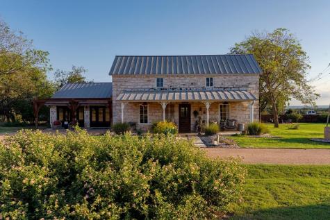 271 Smokehouse Road Fredericksburg TX 78624
