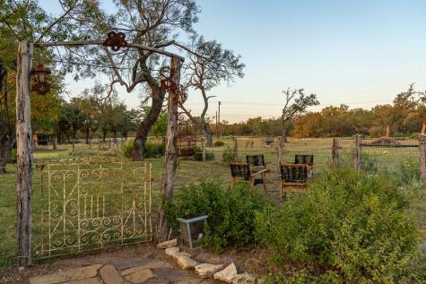 271 Smokehouse Road Fredericksburg TX 78624