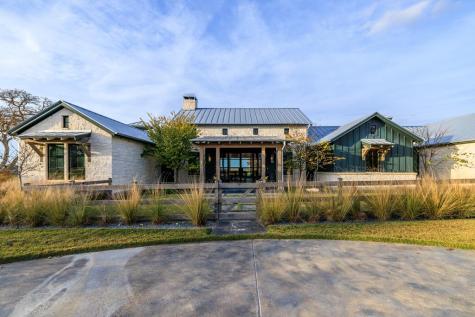 120 Fabelhaft Circle Fredericksburg TX 78624