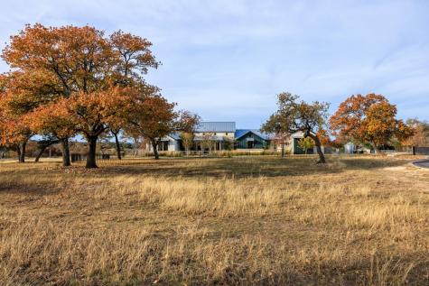 120 Fabelhaft Circle Fredericksburg TX 78624